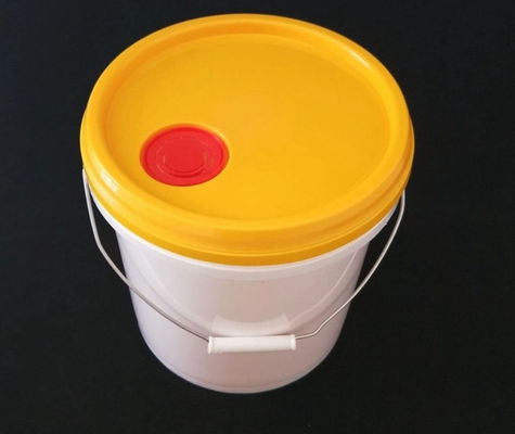 Ведро краски HDPE пластиковое вокруг закрытого пластикового ведра воды с ручкой крышки